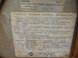 1987 NISSAN TRUCK SE SILVER/BURGUNDY STD CAB 3.0L MT 4WD A17687